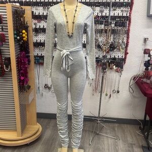 Elegant Light Gray Jumpsuit with Belt